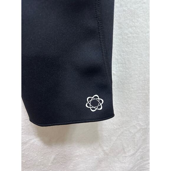 Zaggora HotPants Women's Fold Down Cropped Workout Leggings L Capris Black - Picture 4 of 7